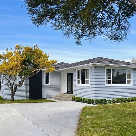 Central Villa, Close To Everything! By Kosh Bnb Hamilton Exterior photo